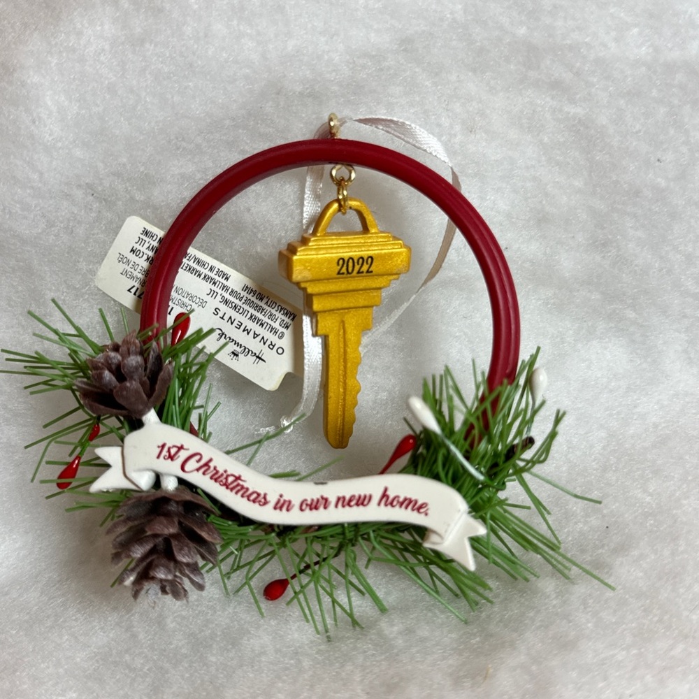 Hallmark 1st Christmas in NEW HOME KEY 2022 Dated Christmas Tree Ornament Decor - Picture 2 of 4